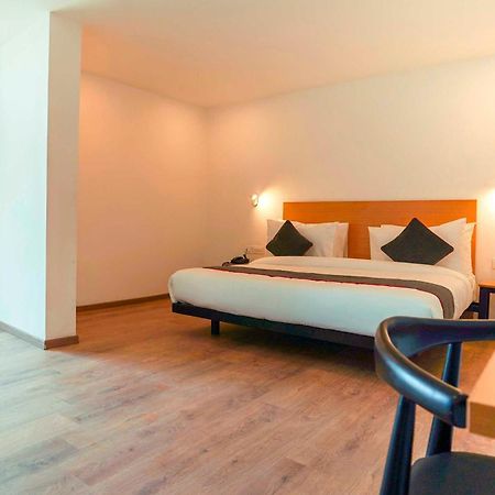 Super Townhouse O Hotel Aditya Residency Near Parthala Over Bridge Sector 121 Noida Indirapuram Екстериор снимка