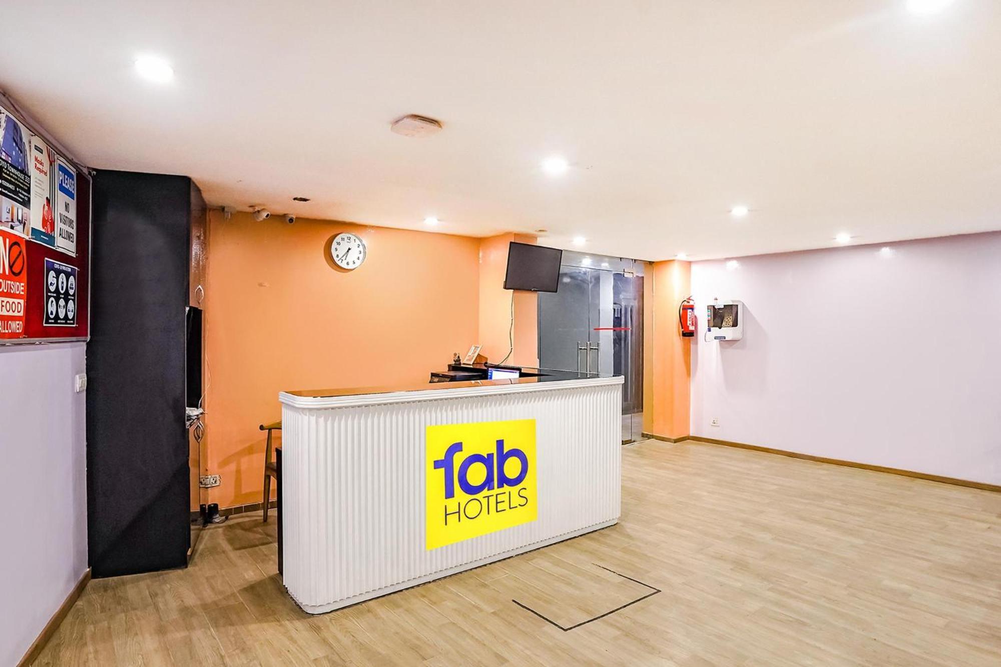 Super Townhouse O Hotel Aditya Residency Near Parthala Over Bridge Sector 121 Noida Indirapuram Екстериор снимка
