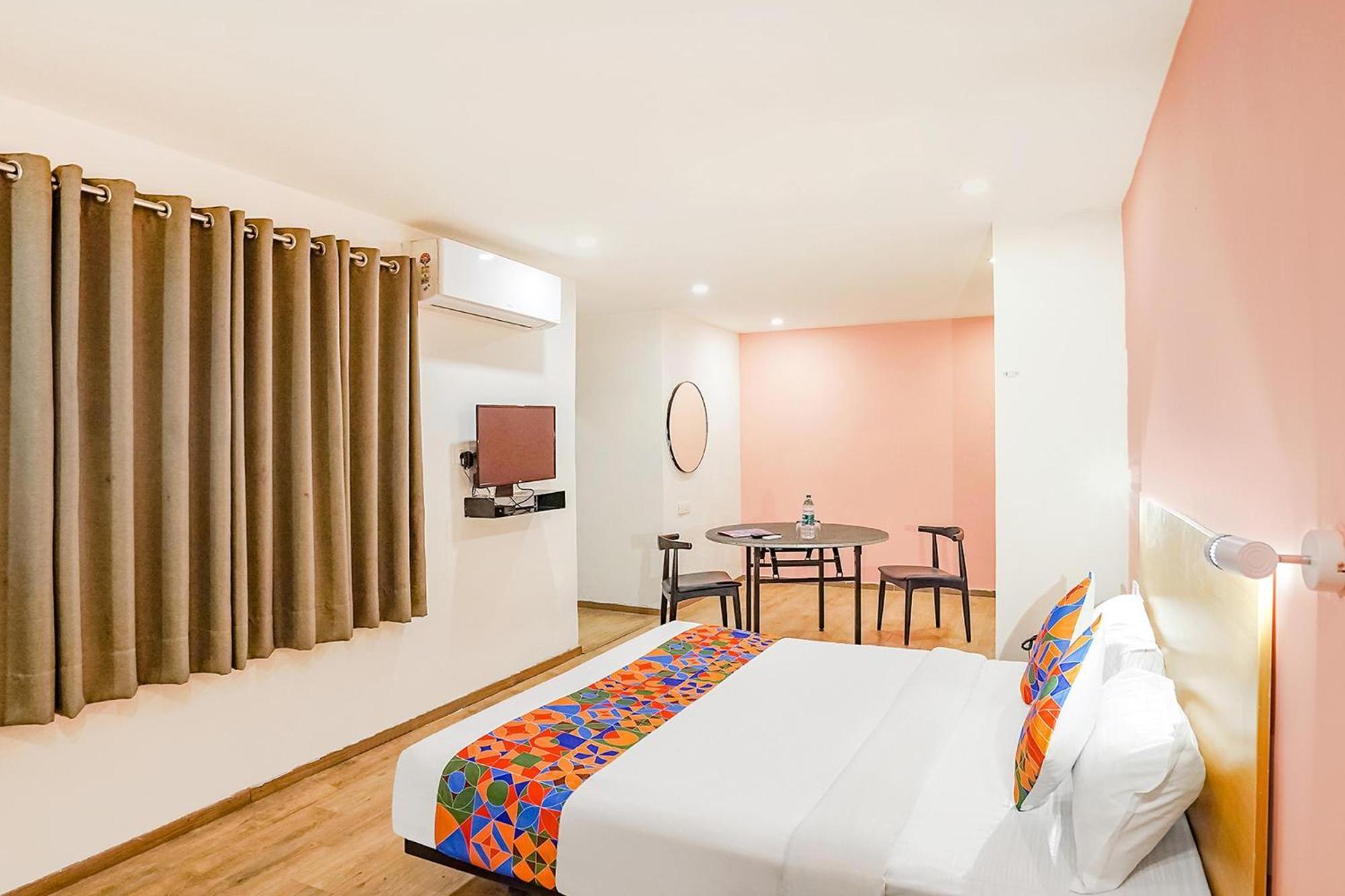 Super Townhouse O Hotel Aditya Residency Near Parthala Over Bridge Sector 121 Noida Indirapuram Екстериор снимка