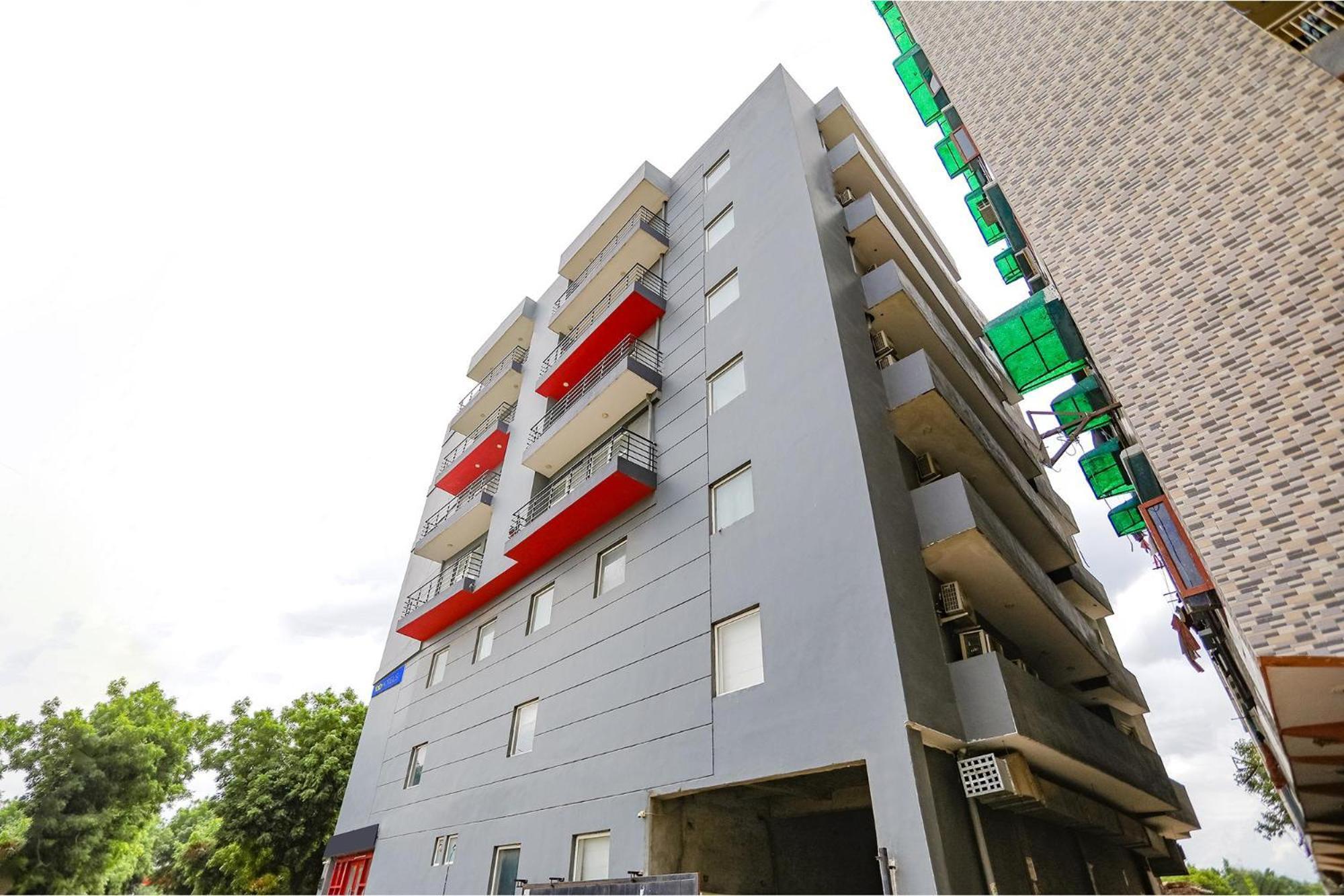 Super Townhouse O Hotel Aditya Residency Near Parthala Over Bridge Sector 121 Noida Indirapuram Екстериор снимка