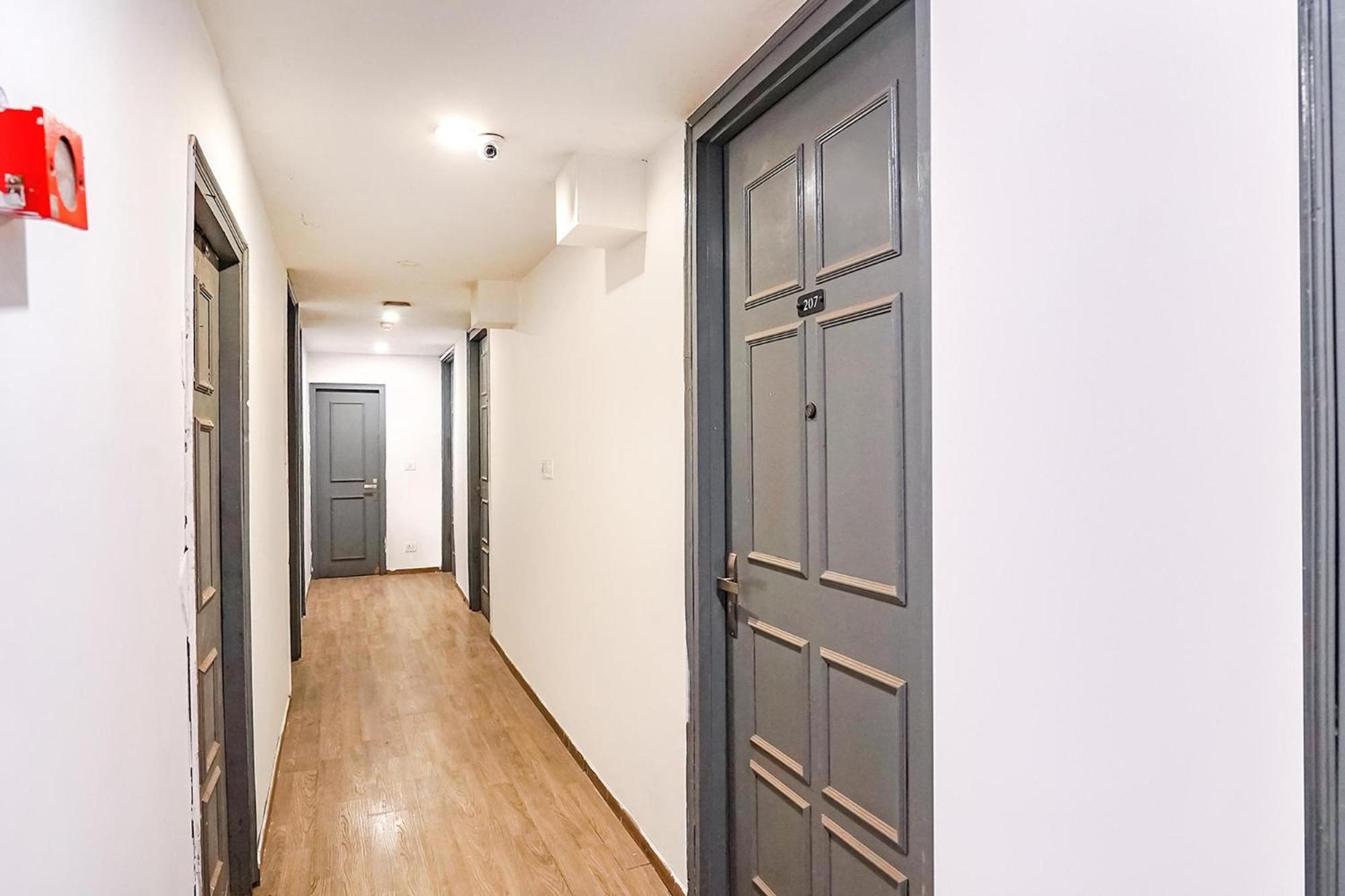 Super Townhouse O Hotel Aditya Residency Near Parthala Over Bridge Sector 121 Noida Indirapuram Екстериор снимка