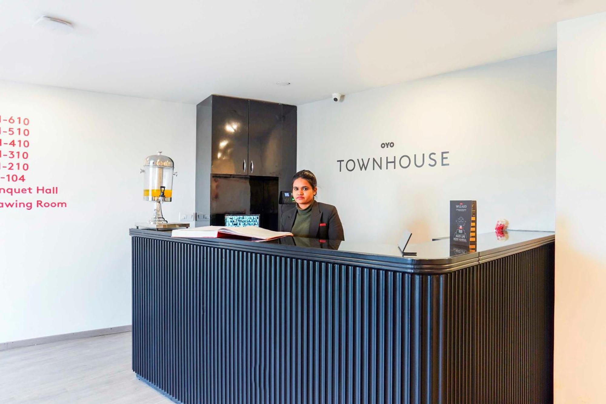 Townhouse O Hotel Aditya Residency Near Parthala Over Bridge Sector 121 Noida Indirapuram Екстериор снимка