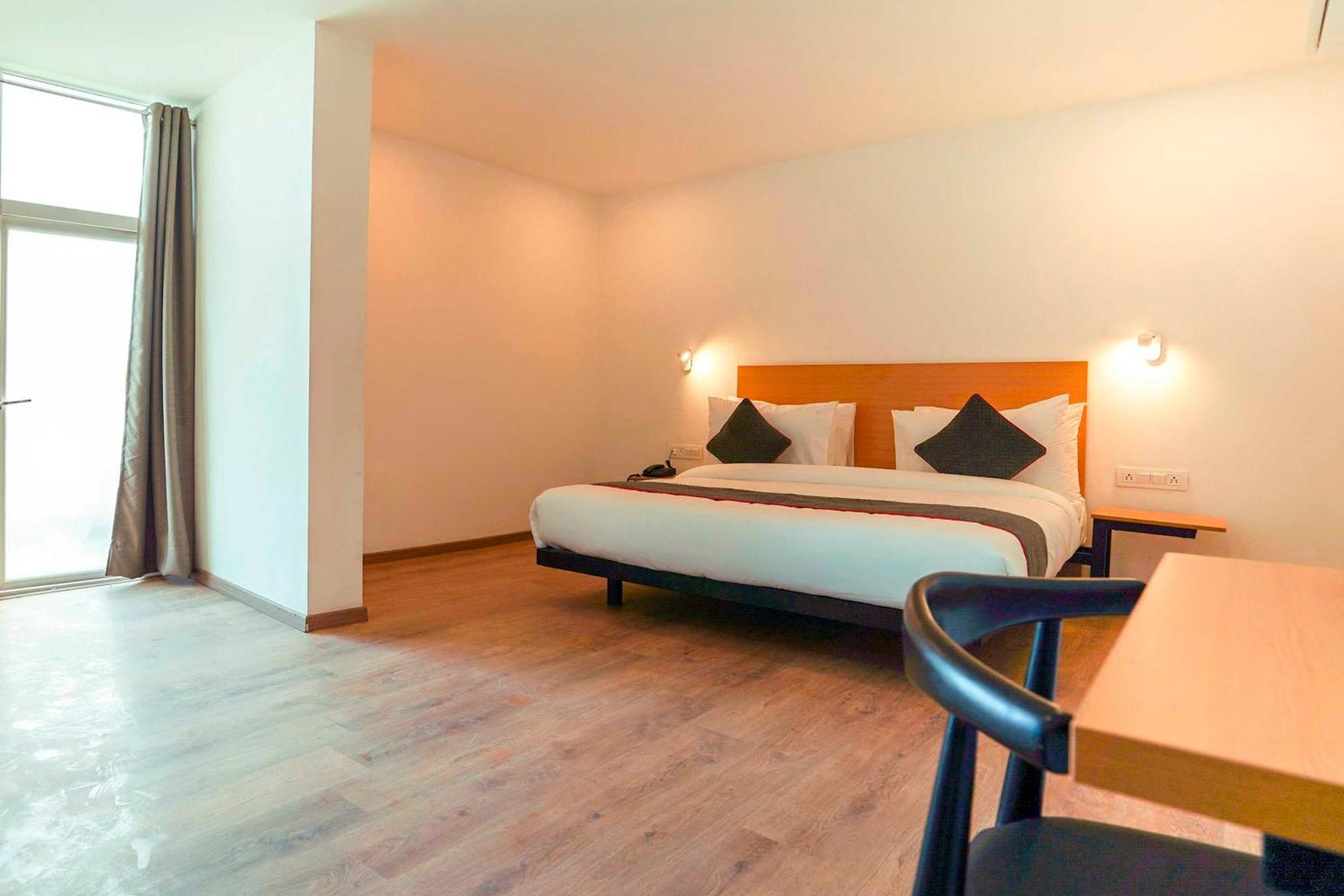 Super Townhouse O Hotel Aditya Residency Near Parthala Over Bridge Sector 121 Noida Indirapuram Екстериор снимка