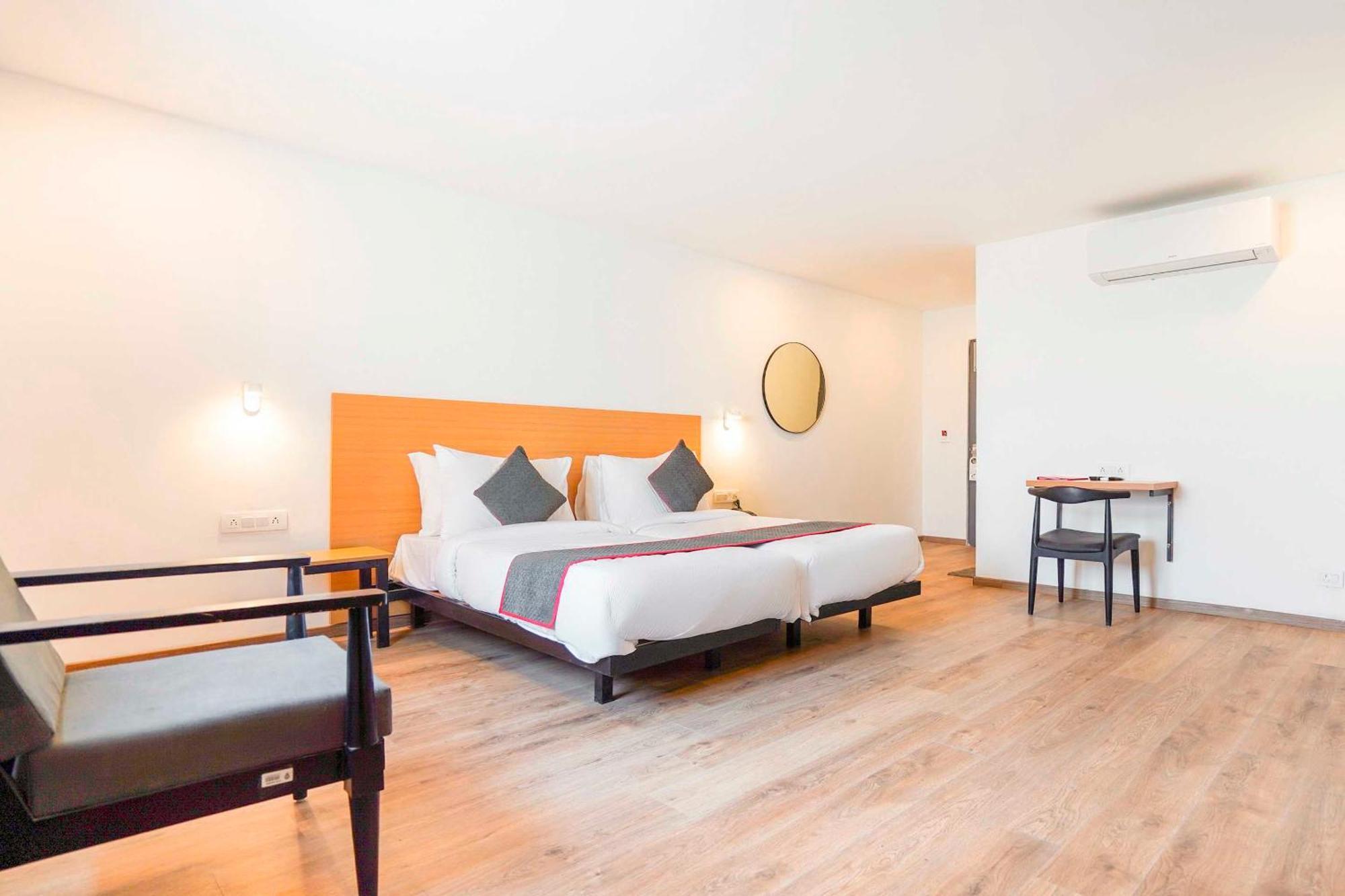 Townhouse O Hotel Aditya Residency Near Parthala Over Bridge Sector 121 Noida Indirapuram Екстериор снимка