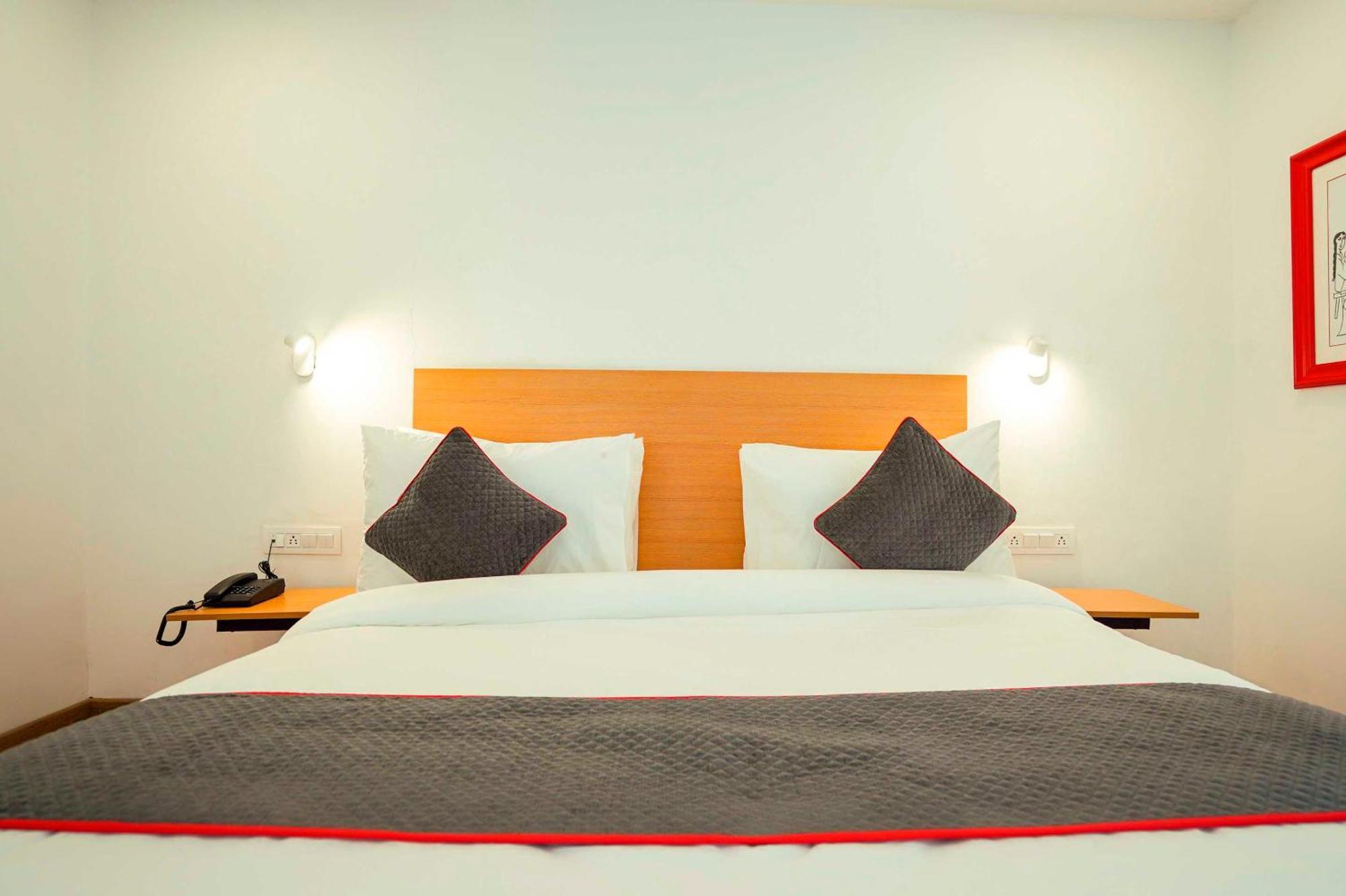 Townhouse O Hotel Aditya Residency Near Parthala Over Bridge Sector 121 Noida Indirapuram Екстериор снимка